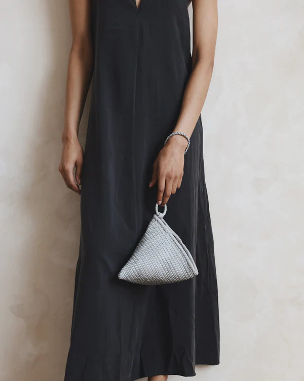 Hand-Woven Triangle Leather Bag – Wrist Strap Casual Daily Matching Bag